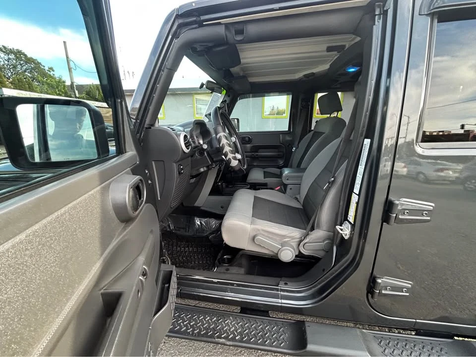 2010 Jeep JK Wrangler - Image 17 of 19