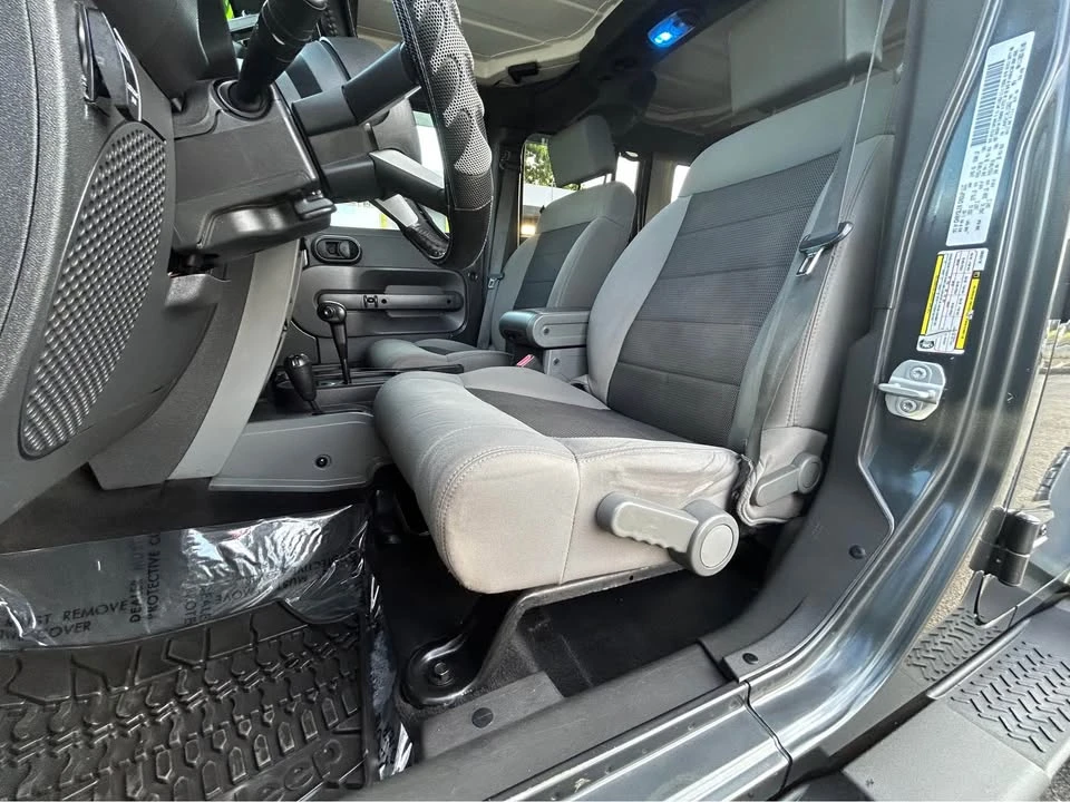 2010 Jeep JK Wrangler - Image 18 of 19