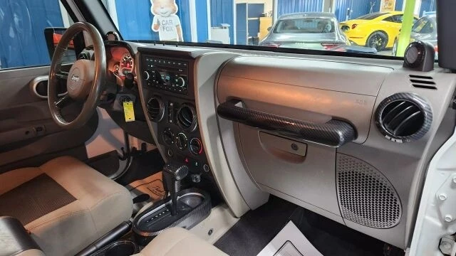 2010 Jeep JK Wrangler - Image 10 of 21