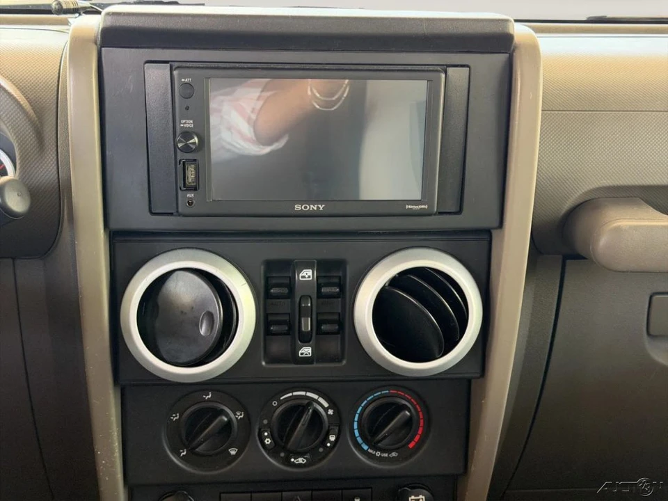 2010 Jeep JK Wrangler - Image 17 of 21