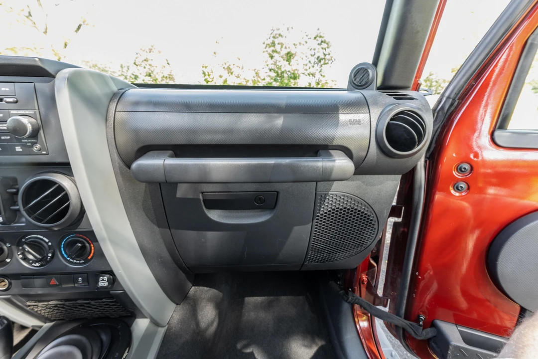 2010 Jeep JK Wrangler - Image 29 of 31