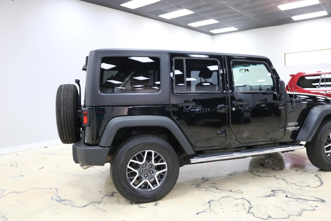 2010 Jeep JK Wrangler - Image 14 of 31