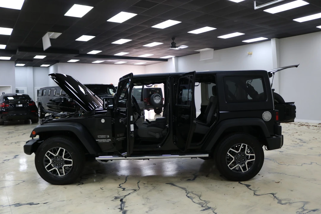 2010 Jeep JK Wrangler - Image 25 of 31