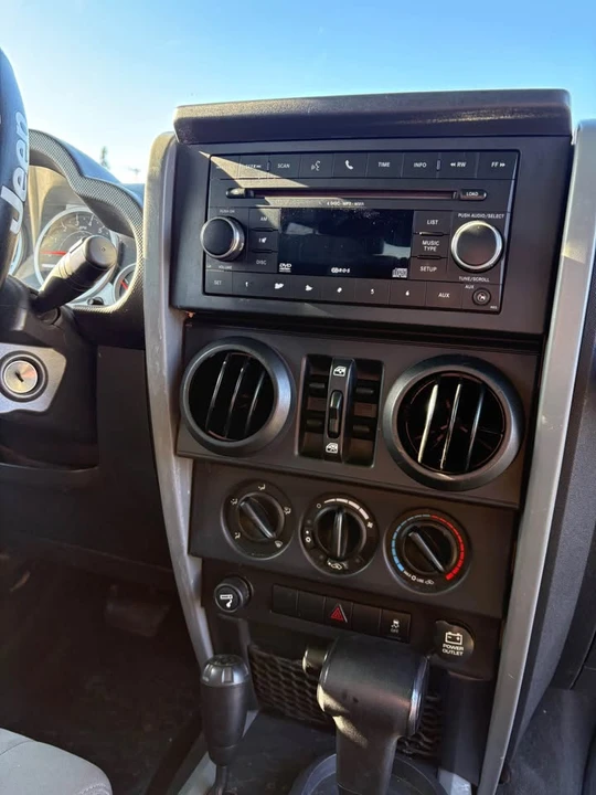 2010 Jeep JK Wrangler - Image 14 of 20