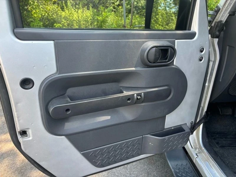 2010 Jeep JK Wrangler - Image 11 of 12