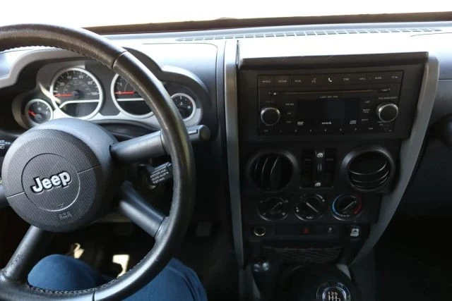 2010 Jeep - Image 10 of 27