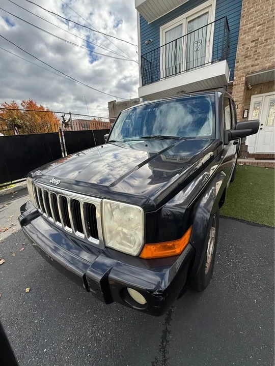 2010 Jeep Commander - Image 2 of 7