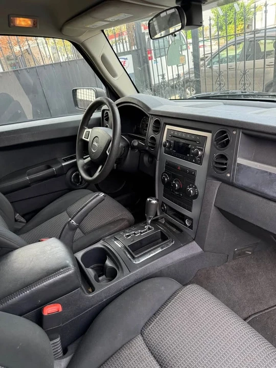 2010 Jeep Commander - Image 6 of 7
