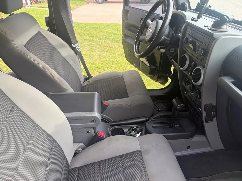 2010 Jeep Wrangler - Image 8 of 8