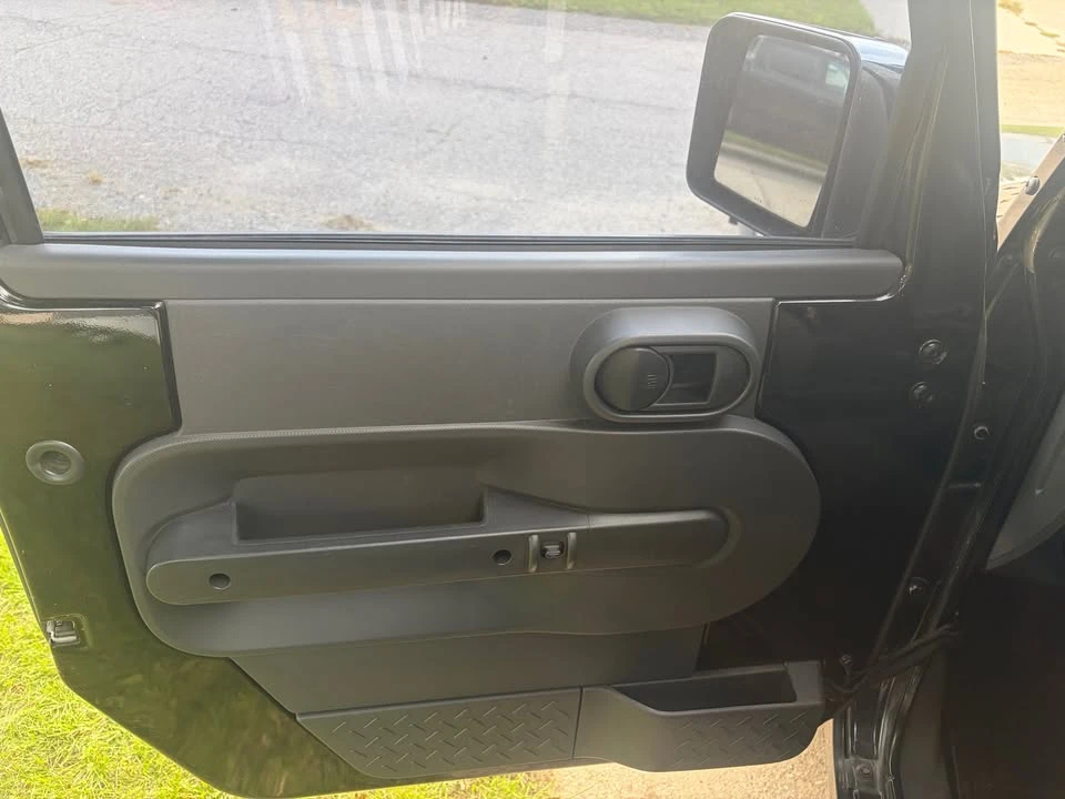 2010 Jeep Wrangler - Image 7 of 8