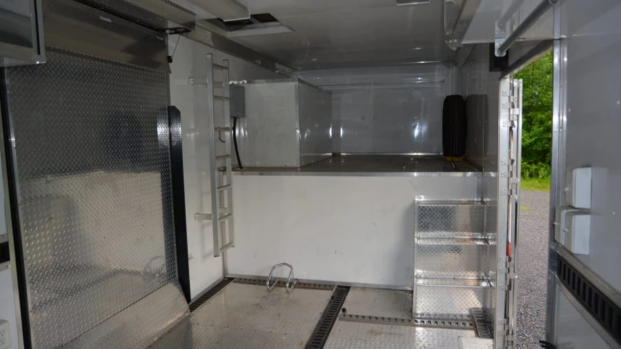 2010 Continental Cargo Trailer - Image 5 of 9