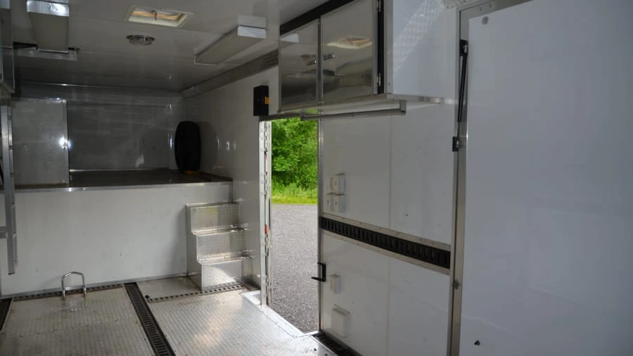 2010 Continental Cargo Trailer - Image 7 of 9