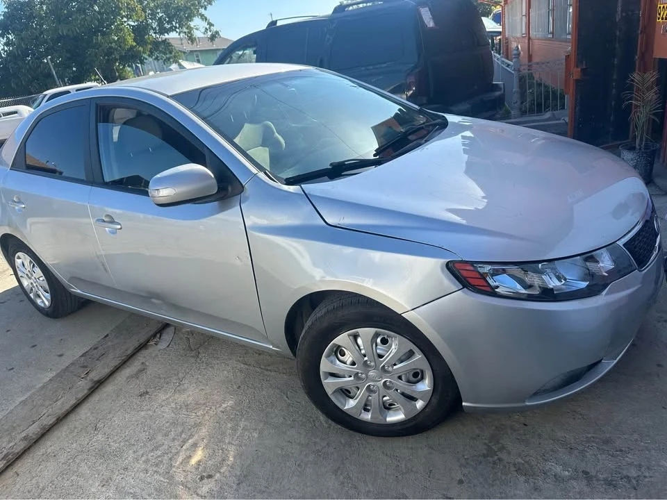 2010 Kia Forte - Image 3 of 8