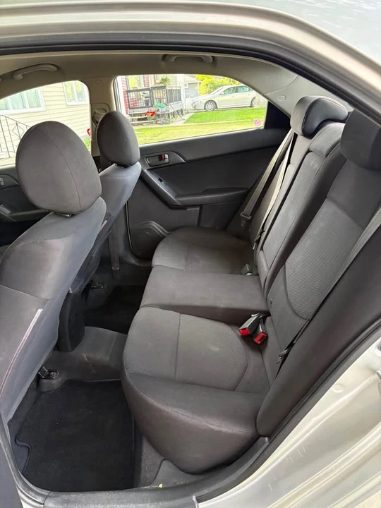 2010 Kia Forte - Image 10 of 11