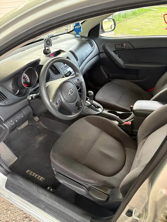 2010 Kia Forte - Image 9 of 11