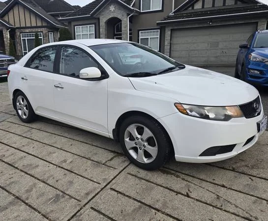 2010 Kia Forte - Image 2 of 10