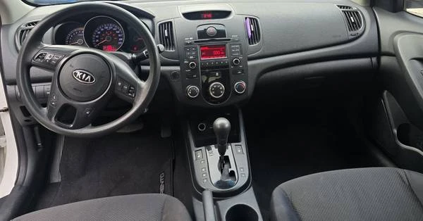 2010 Kia Forte - Image 8 of 10