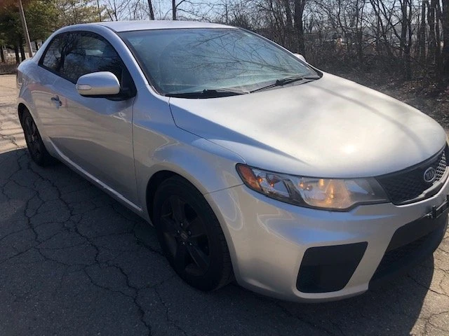 2010 Kia Forte - Image 2 of 11