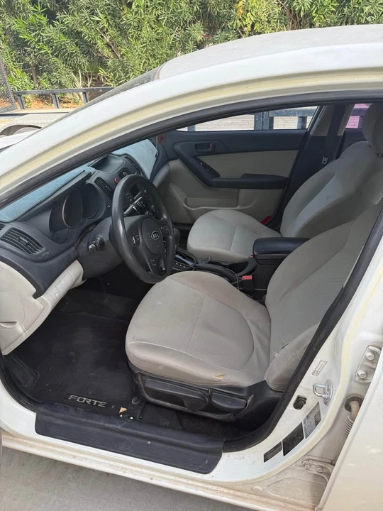 2010 Kia Forte - Image 3 of 7