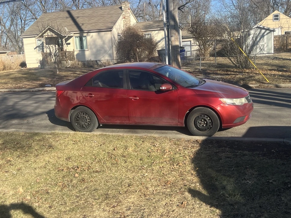 2010 Kia Forte - Image 4 of 7