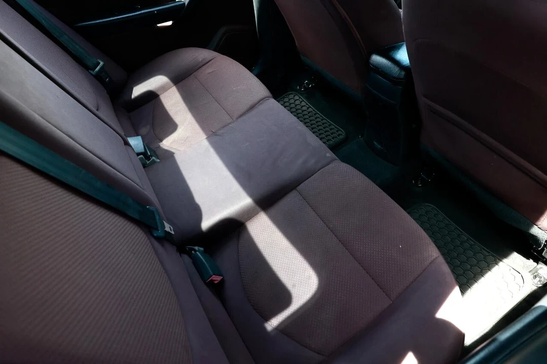 2010 Kia Forte - Image 12 of 21