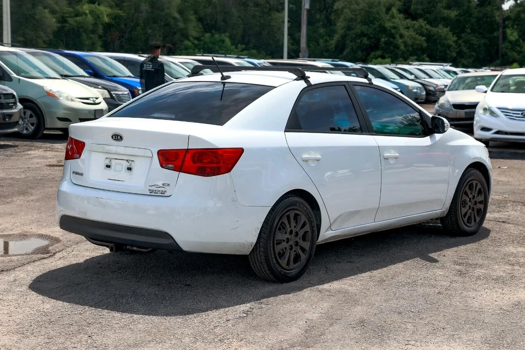 2010 Kia Forte - Image 11 of 21