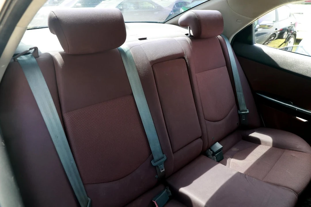 2010 Kia Forte - Image 14 of 21