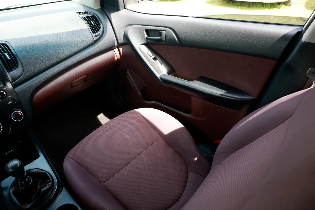 2010 Kia Forte - Image 21 of 21