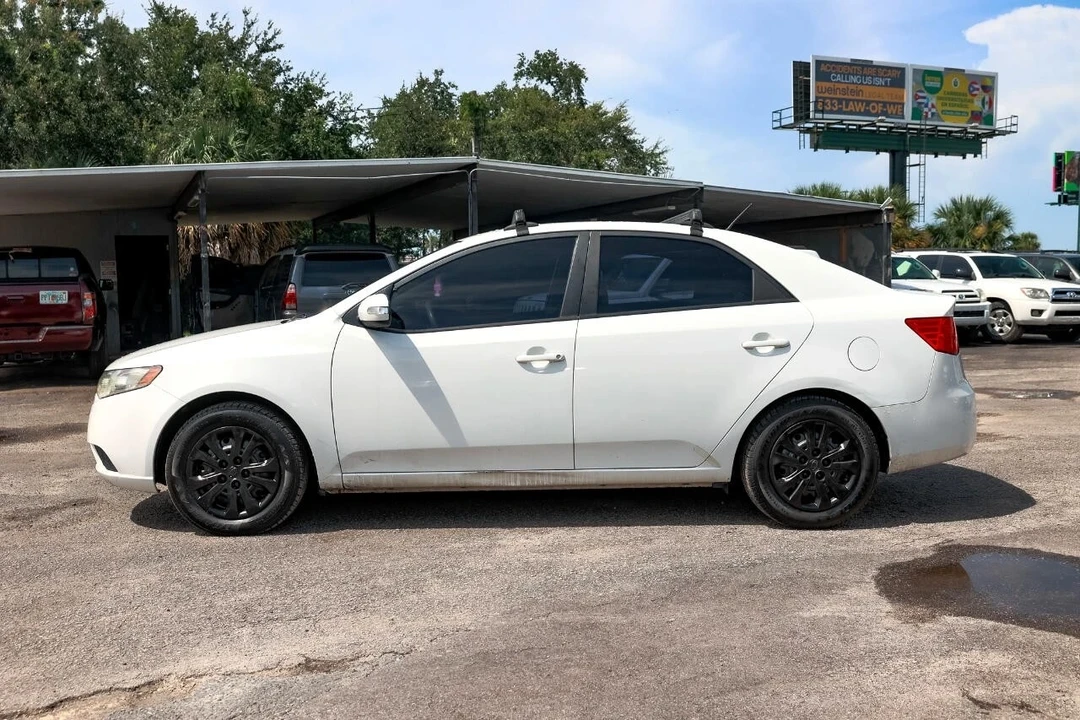 2010 Kia Forte - Image 3 of 21