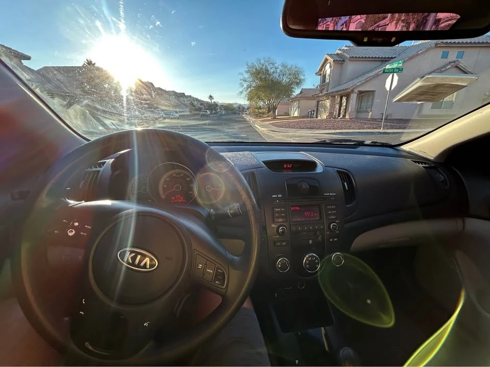 2010 Kia Forte - Image 10 of 12