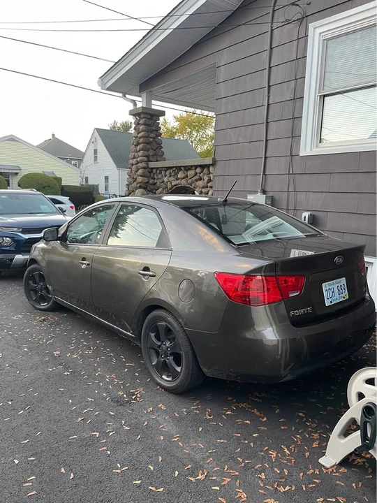 2010 Kia Forte - Image 3 of 9