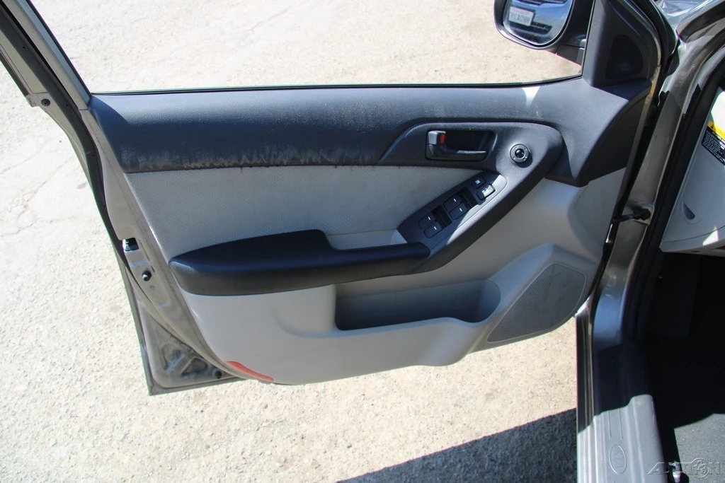 2010 Kia Forte - Image 13 of 21