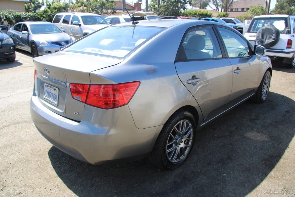 2010 Kia Forte - Image 7 of 21