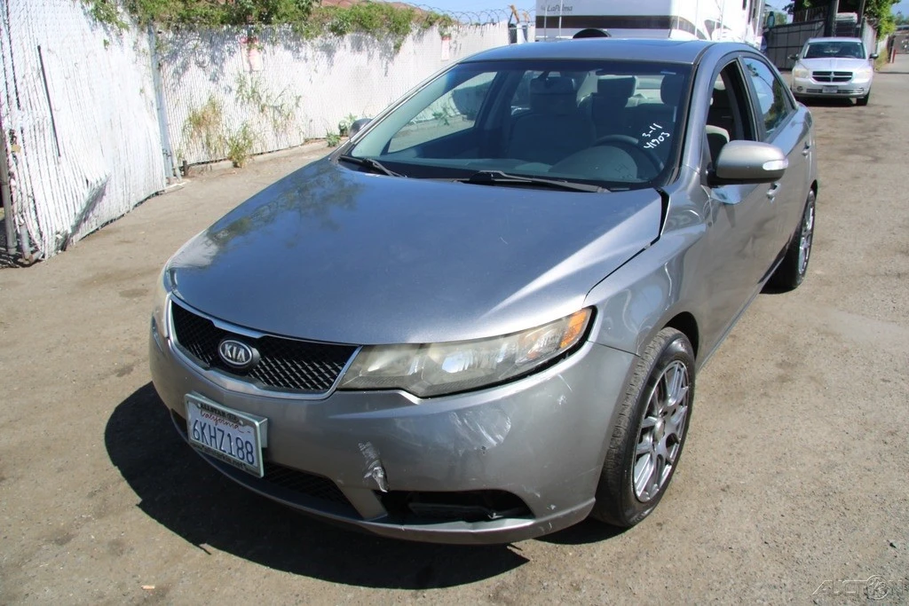 2010 Kia Forte - Image 2 of 21