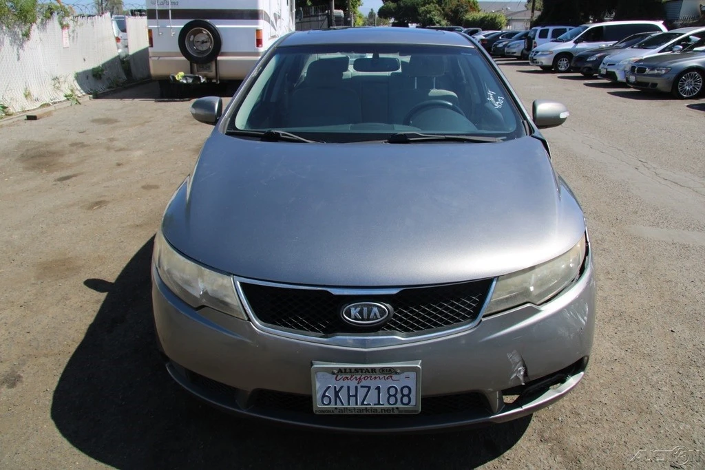 2010 Kia Forte - Image 10 of 21