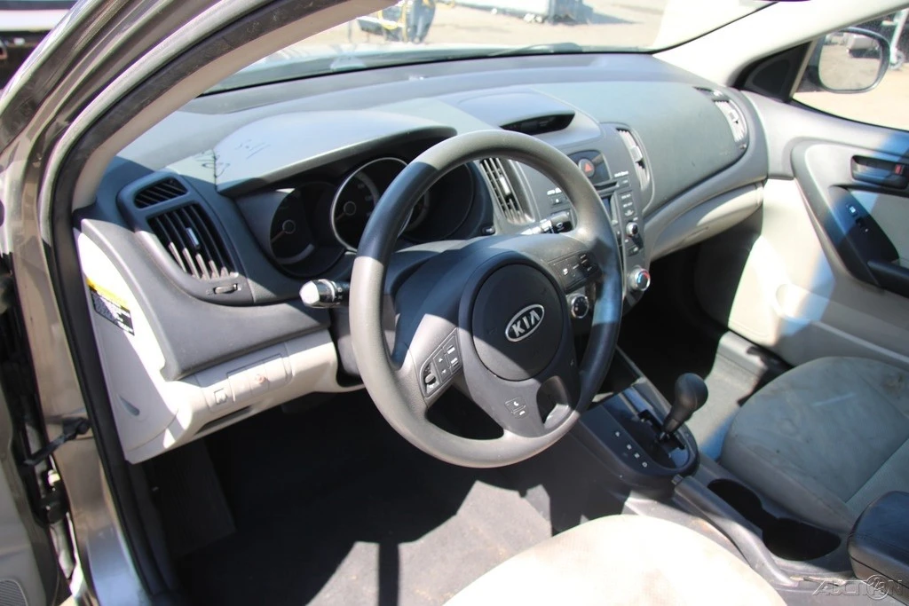 2010 Kia Forte - Image 15 of 21