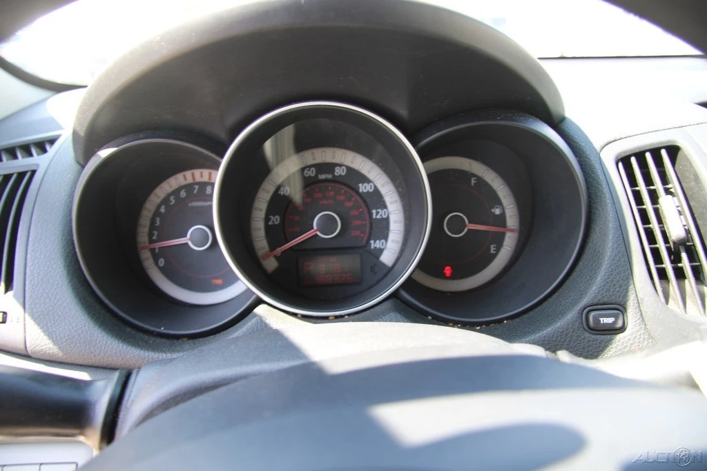 2010 Kia Forte - Image 16 of 21