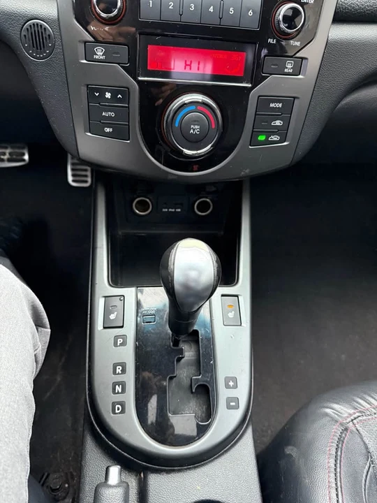 2010 Kia Forte - Image 13 of 16