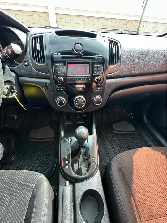 2010 Kia Forte - Image 12 of 14