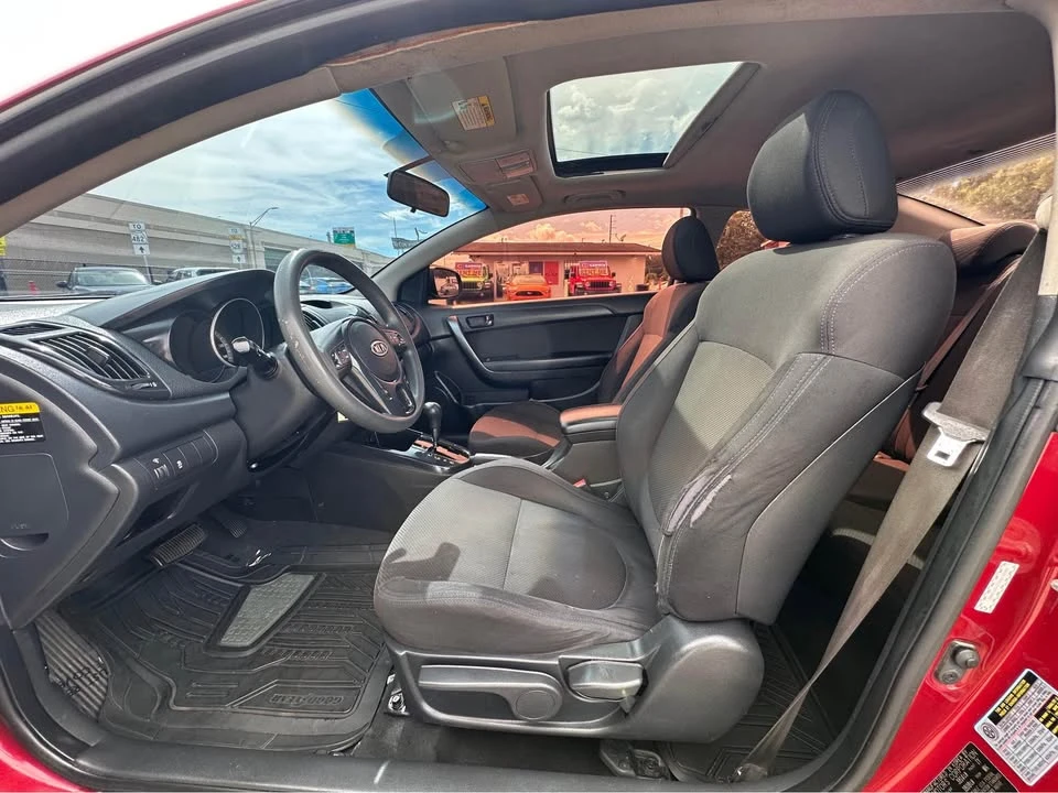 2010 Kia Forte - Image 8 of 14