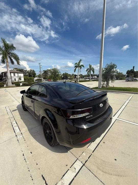 2010 Kia Forte - Image 9 of 14