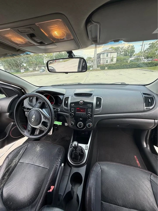 2010 Kia Forte - Image 11 of 14
