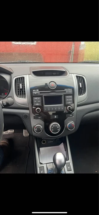 2010 Kia Forte - Image 5 of 7