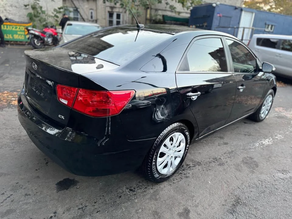 2010 Kia Forte - Image 4 of 12