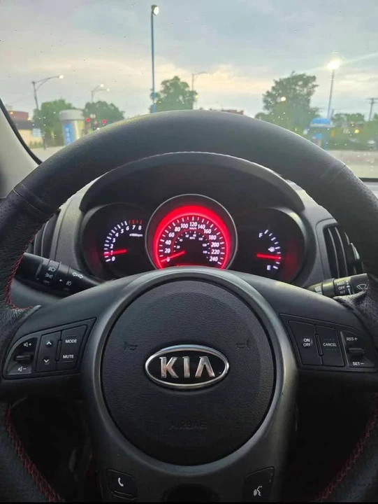 2010 Kia Forte - Image 5 of 7