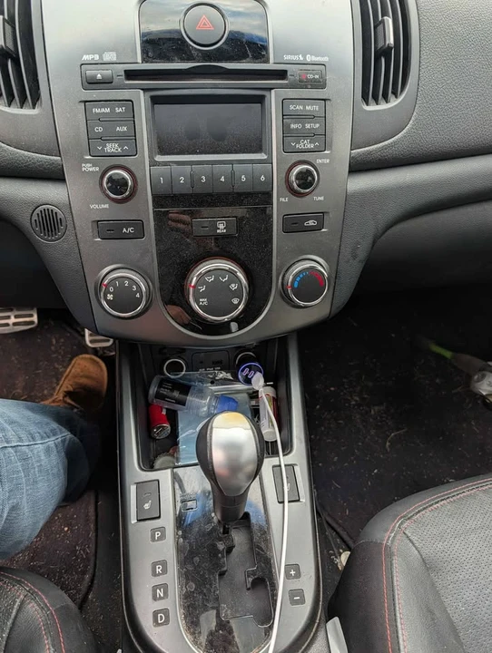 2010 Kia Forte - Image 7 of 8