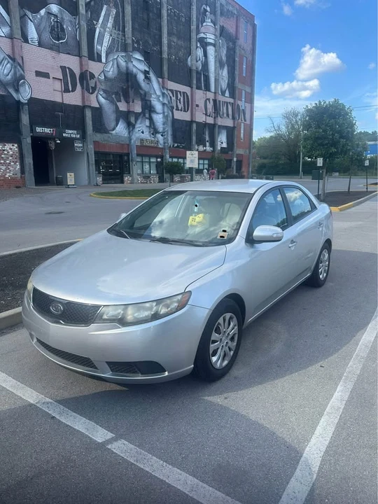 2010 Kia Forte - Image 2 of 10