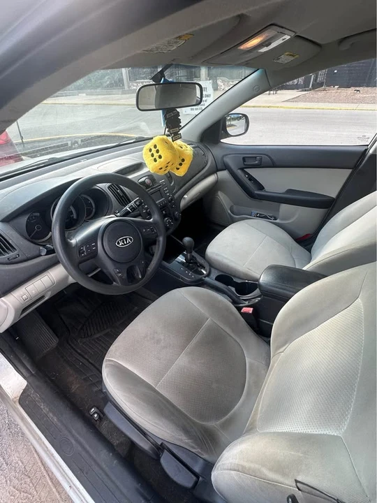 2010 Kia Forte - Image 8 of 10