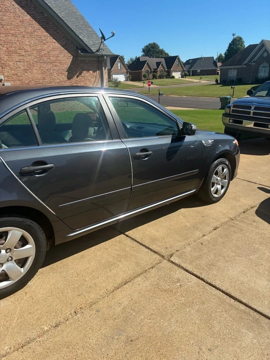 2010 Kia Optima/K5 - Image 2 of 7