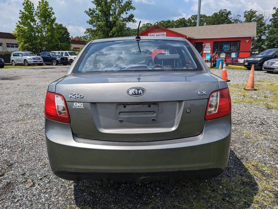 2010 Kia Rio - Image 8 of 21